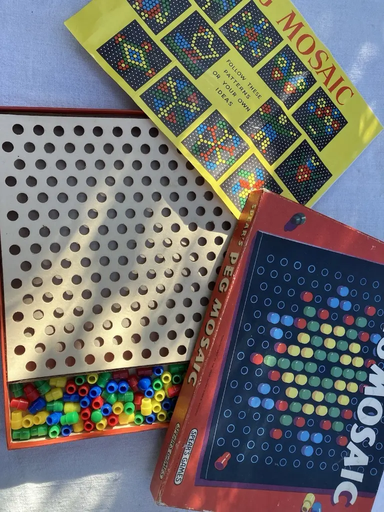 Play Tive Memory Wooden Pegs Game