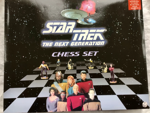 Star Trek The Next Generation Chess Set 